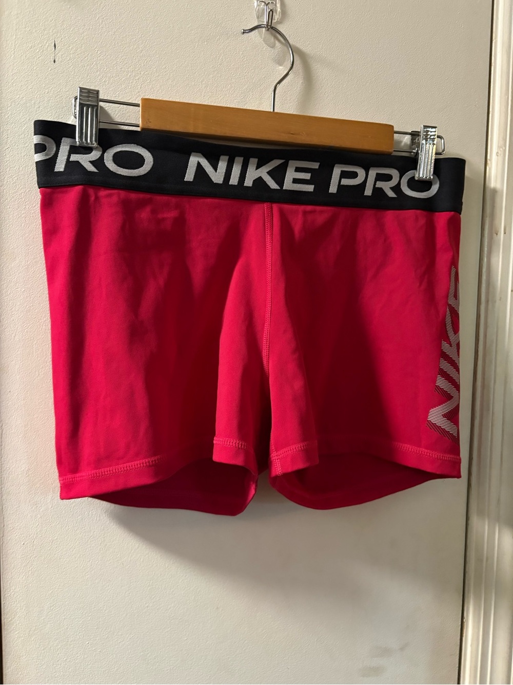 Nike Pro Women's Hot Pink Athletic Shorts with Black Logo Waistband size L